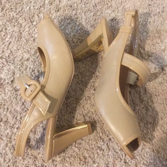J. RENEE BEIGE / TAN LEATHER SLINGBACK PUMPS - 9W - Picture 3 of 6